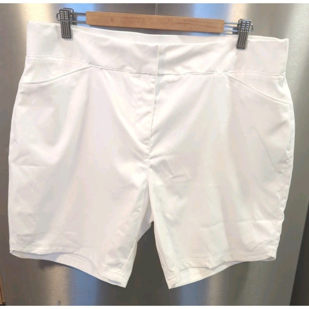 NWT Puma Womens XL Bermuda Shorts White UPF +50 Pockets Soft Stretchy Activewear